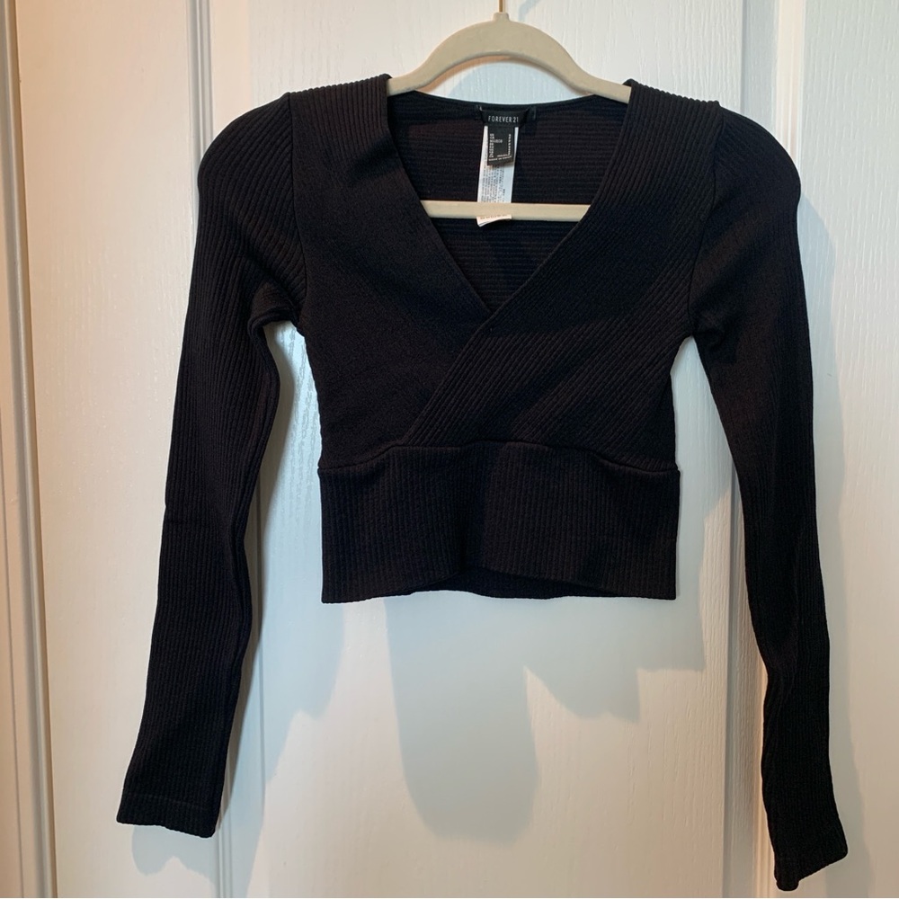 FOREVER 21 Women’s Ribbed Longsleeve V-neck Crossover Sweater Crop Top Small - Picture 2 of 9